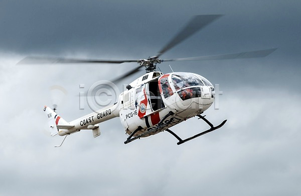 JPG 포토 교통수단 구름(자연) 비행 야외 주간 파일럿 프로펠러 하늘 항공교통 헬리콥터