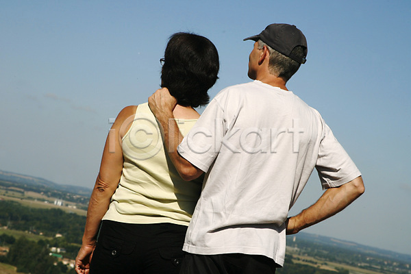 사랑 함께함 남자 사람없음 성인 여자 JPG 포토 해외이미지 가족 공원 산 스포츠 야외 자연 풍경(경치) 하이킹 해외202004