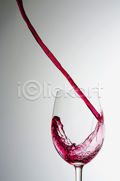 떨어짐 사람없음 JPG 순간포착 포토 물줄기 백그라운드 빨간색 스튜디오촬영 실내 액체 액체표현 와인 와인잔 음료 컨셉 컬러