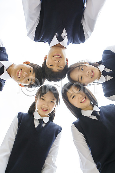 10대 고등학생 남자 동양인 사람 십대만 여러명 여자 청소년 한국인 JPG 로우앵글 포토 교복 상반신 웃음 주간 친구 학생