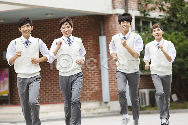 함께함 10대 고등학생 남자 남자만 동양인 사람 십대남자만 십대만 여러명 청소년 한국인 JPG 앞모습 포토 고등학교 교복 달리기 상반신 야외 웃음 입학 주간 친구 학교 학생