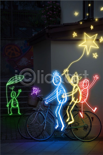 상상 사람 여러명 PSD 편집이미지 포토일러 광선 네온 네온아트 놀이 라이트페인팅 백그라운드 빛 자전거 편집 합성