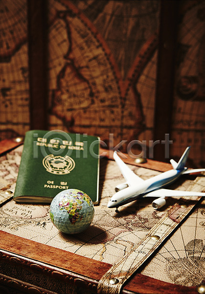 사람없음 JPG 포토 미니어처 비행기 스튜디오촬영 실내 여권 여행 여행가방 오브젝트 지구본