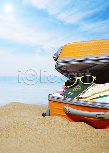 사람없음 JPG 포토 모래사장 바다 야외 여행 여행가방 여행용품 오브젝트 주간 준비물