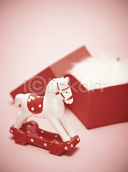 사람없음 JPG 아웃포커스 포토 말(게임) 목마 백그라운드 상자 선물 스튜디오촬영 실내 오브젝트 장난감 장식 크리스마스 크리스마스용품 크리스마스장식