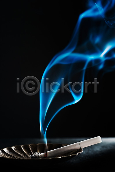 사람없음 JPG 포토 담배 실내 연기 재떨이