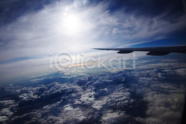 사람없음 JPG 포토 구름(자연) 뭉게구름 비행 비행기 빛 야외 주간 태양 하늘 해