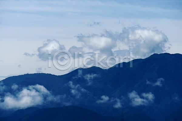 사람없음 JPG 포토 구름(자연) 산 야외 자연 주간 컬러 파란색 풍경(경치) 하늘