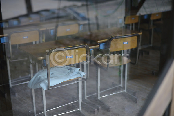 사람없음 JPG 포토 교실 반사 실내 의자 일본 책상 학교