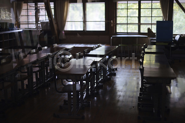 사람없음 JPG 포토 교실 실내 의자 일본 창문 책상 학교 햇빛