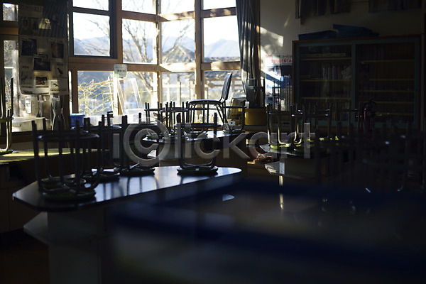사람없음 JPG 포토 교실 서랍장 실내 의자 일본 창문 책상 책장 학교