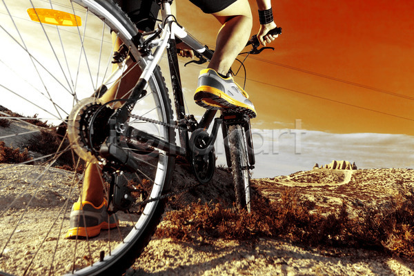 신체부위 JPG 포토 해외이미지 다리(신체부위) 라이더 사이클링 스포츠 승차 야외 여름(계절) 자전거 해외202004