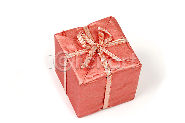 사람없음 JPG 포토 해외이미지 12월 겨울 계절 고립 구성 권투 리본 분홍색 빨간색 상자 선물 오브젝트 장식 전통 종이 크리스마스 포장 포장소품 해외202004 휴가