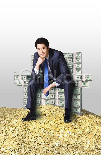 성공 남자 남자한명만 사람 성인 성인남자만 한국인 한명 3D PSD 편집이미지 경제 금융 금화 달러 돈 동전 비즈니스 비즈니스맨 앉기 의자 전신 정장 지폐