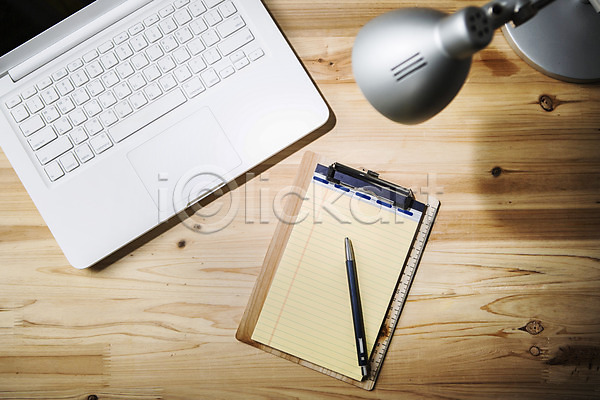 사람없음 JPG 포토 노트북 배경화면 백그라운드 비즈니스 스탠드 스튜디오촬영 오브젝트 조명 종이 책상 펜