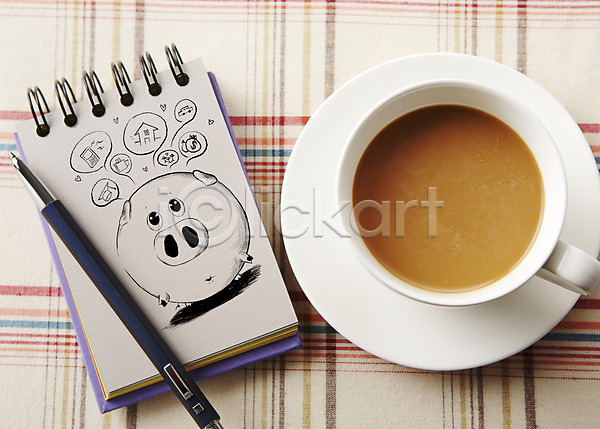 사람없음 JPG 포토 그림 낙서 다이어리 돼지 백그라운드 스튜디오촬영 오브젝트 음료 커피 커피잔 펜