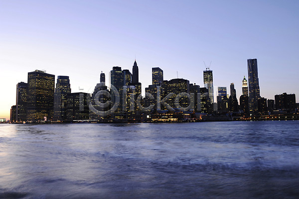 사람없음 JPG 포토 강 건축물 고층빌딩 뉴욕 도시 도시풍경 도심 미국 브루클린 빌딩 빛 아메리카 야외 풍경(경치) 하늘 해외풍경 현대건축
