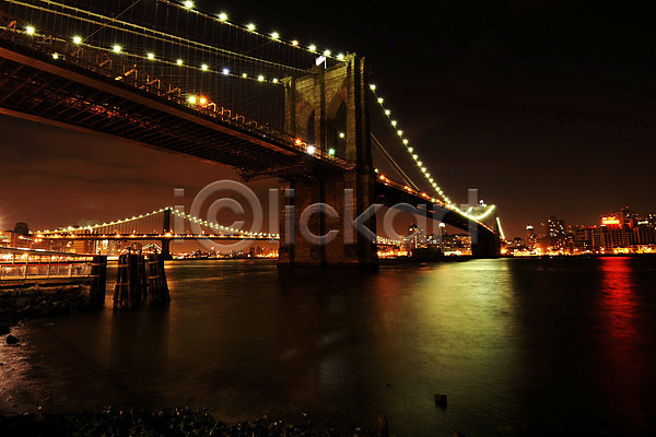 사람없음 JPG 포토 강 건축물 뉴욕 다리(건축물) 도시 도시풍경 미국 브루클린 빌딩 빛 아메리카 야간 야경 야외 풍경(경치) 해외풍경