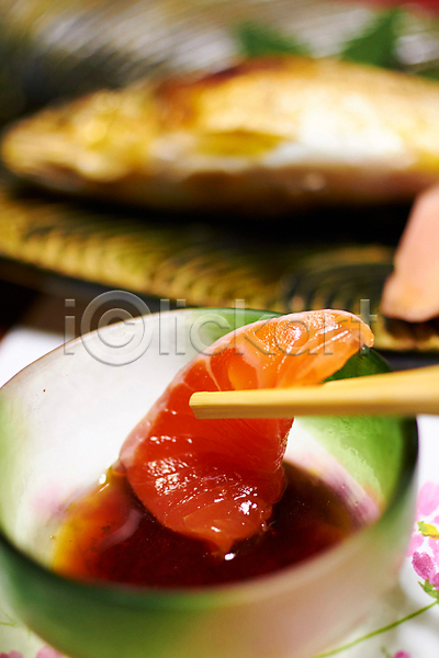 사람없음 JPG 근접촬영 아웃포커스 포토 간장 그릇 날것 생선회 어류 일본음식 젓가락 종지 해산물
