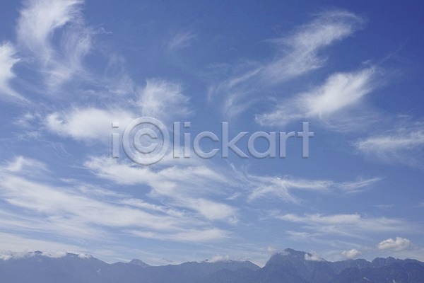사람없음 JPG 포토 구름(자연) 맑음 산 산등성이 야외 자연 주간 풍경(경치) 하늘