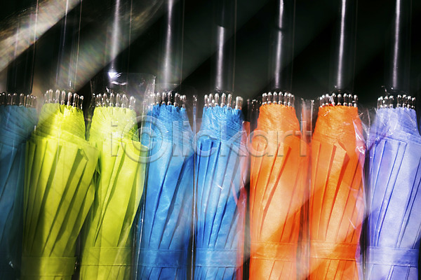 사람없음 JPG 포토 백그라운드 상점 쇼윈도 오브젝트 우산 잡화 전시 컬러 컬러풀