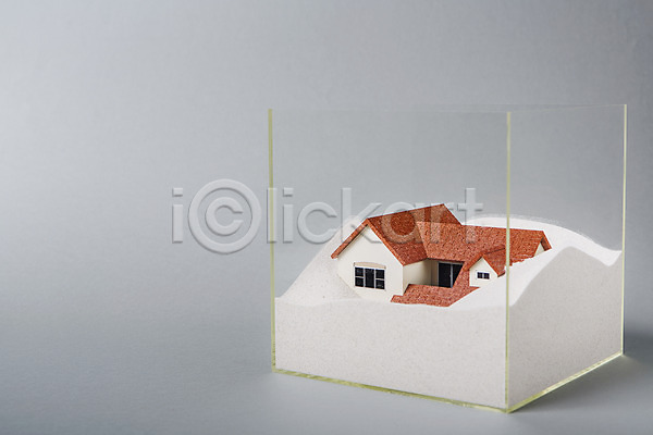 사람없음 JPG 포토 경제 모래 모형 부동산 빠짐 스튜디오촬영 실내 오브젝트 유리상자 주택