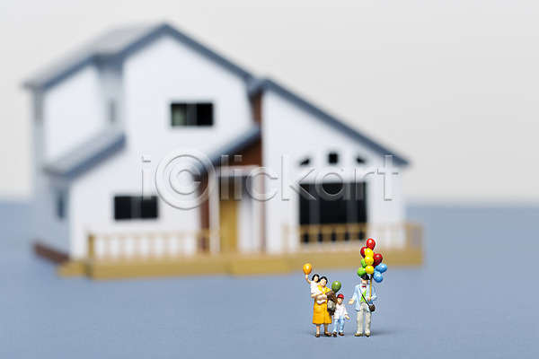 사람없음 JPG 포토 가족 경제 모형 미니어처 부동산 소풍 스튜디오촬영 실내 주택 풍선 피규어