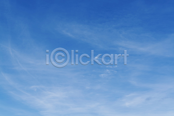 사람없음 JPG 포토 해외이미지 가로 구름(자연) 백그라운드 야외 자연 컬러풀 파란색 풍경(경치) 하늘 해외202004 흰색