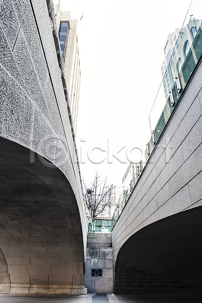 사람없음 JPG 포토 겨울 다리(건축물) 돌(바위) 백그라운드 서울 야외 주간 청계천 틈 풍경(경치)