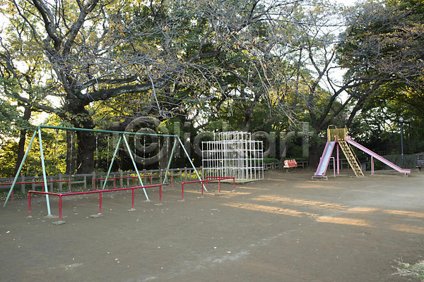 사람없음 JPG 포토 공원 그네 나무 놀이기구 놀이터 미끄럼틀 식물 야외 정글짐 주간 풍경(경치)