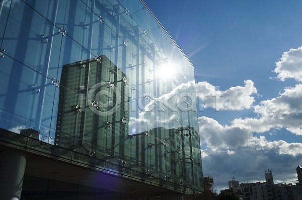 사람없음 JPG 포토 건축 건축물 구름(자연) 도시 도시풍경 반사 빌딩 야외 유리 일본 주간 창문 카와사키 풍경(경치) 하늘 해외풍경 햇빛 현대건축