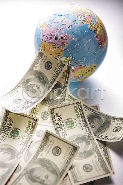 사람없음 JPG 포토 경제 글로벌 금융 달러 백그라운드 스튜디오촬영 실내 오브젝트 조각 조각(피스) 지구본 지폐 퍼즐