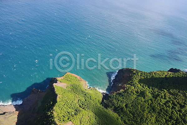 울퉁불퉁 사람없음 JPG 포토 해외이미지 계곡 공원 멀리 미국 바다 산 섬 안테나 야외 여름(계절) 여행 자연 초록색 파란색 풍경(경치) 하와이 해외202004 헬리콥터 휴가