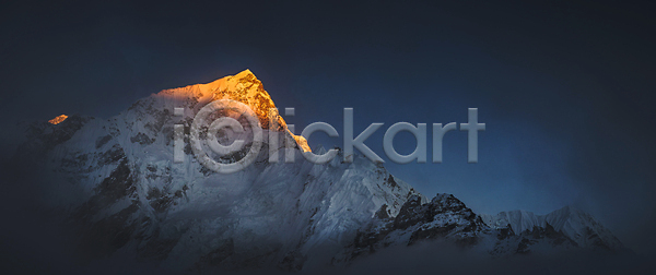 따뜻함 사람없음 JPG 포토 해외이미지 경사 고도 골 네팔 바위 산 새벽 아시아 암초 야외 얼음 여행 엽서 일몰 자국 자연 장면 절정 정상 큼 트래킹 파노라마 파란색 풍경 하늘 하이킹 해외202004 해외포토 히말라야