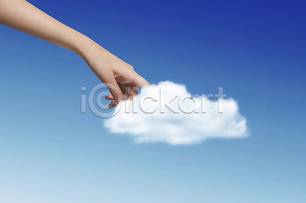 사람 신체부위 JPG 편집이미지 구름(자연) 디지털아트 손 야외 주간 편집 하늘 합성