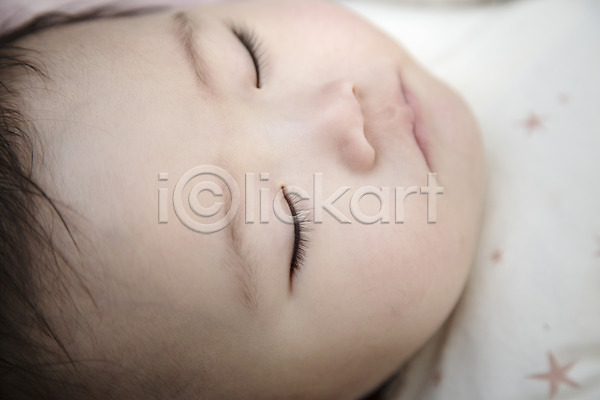 남자 남자아기만 남자아기한명만 동양인 사람 신체부위 아기 아기만 한국인 한명 JPG 포토 스튜디오촬영 실내 얼굴 잠