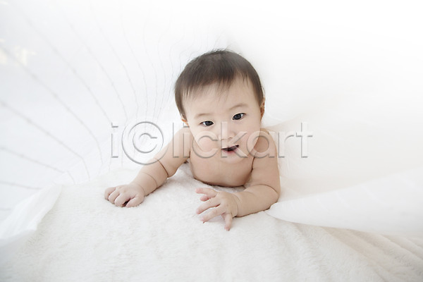 귀여움 남자 남자아기만 남자아기한명만 동양인 사람 아기 아기만 한국인 한명 JPG 포토 놀이 스튜디오촬영 실내 엎드리기 커튼