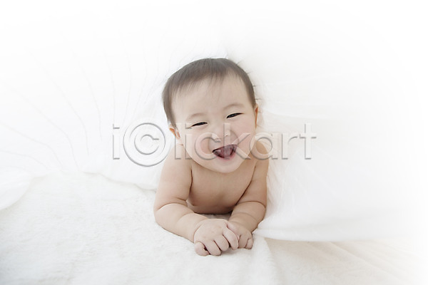 귀여움 남자 남자아기만 남자아기한명만 동양인 사람 아기 아기만 한국인 한명 JPG 포토 놀이 스튜디오촬영 실내 엎드리기 웃음 커튼