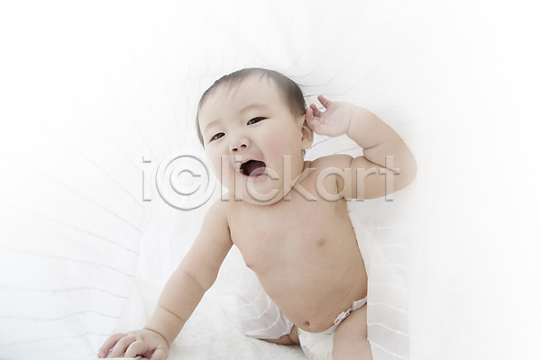 귀여움 남자 남자아기만 남자아기한명만 동양인 사람 아기 아기만 한국인 한명 JPG 포토 기저귀 놀이 스튜디오촬영 실내 앉기 커튼