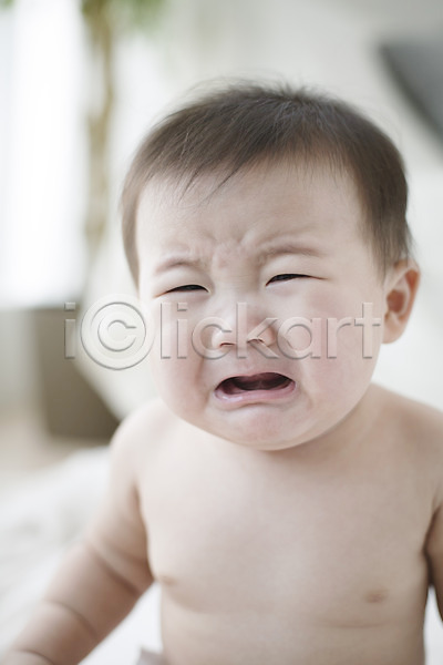 귀여움 남자 남자아기만 남자아기한명만 동양인 사람 아기 아기만 한국인 한명 JPG 포토 스튜디오촬영 실내 앉기 울음