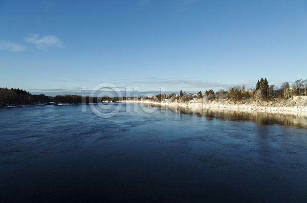 추위 사람없음 JPG 포토 해외이미지 강 건물 구름(자연) 나무 물 숲 스웨덴 주택 파란색 하늘 해외202004