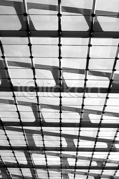 미래 사람없음 JPG 포토 해외이미지 흑백 건물 건축양식 검은색 금속 독일 묘사 백그라운드 선 세로 유리 지붕 천장 철강 추상 타일 패턴 하늘 함부르크 해외202004 흰색