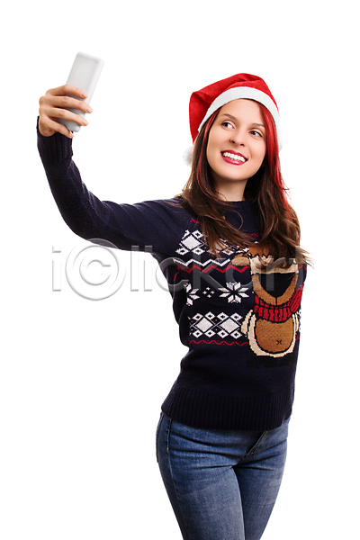 따뜻함 행복 백인 성인 여자 한명 JPG 포토 해외이미지 12월 겨울 고립 그림 긍정 니트 만들기 모바일 목도리 미소(표정) 백그라운드 빨간머리 산타클로스 소셜 스마트폰 스웨터 유행 크리스마스 학생 해외202004 핸드폰 흰색