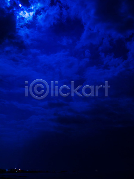 사람없음 JPG 포토 구름(자연) 달 밤하늘 백그라운드 야경 야외 자연 풍경(경치) 하늘