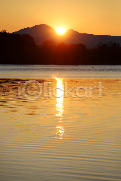사람없음 JPG 실루엣 포토 강 노을 산 야외 일출 자연 자연현상 태양 풍경(경치) 햇빛 호수