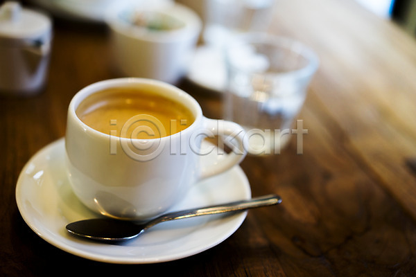 사람없음 JPG 근접촬영 아웃포커스 포토 숟가락 음료 음식 일본음식 카페 커피 커피잔 컵 컵받침 탁자 티스푼