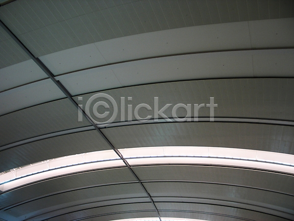추위 사람없음 JPG 포토 해외이미지 건물 건축양식 공항 내부 디자인 미니멀리스트 빛 아치 장식 지붕 창문 토론토 해외202004 흰색