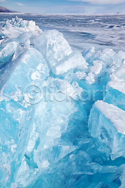변화 사람없음 JPG 포토 해외이미지 겨울 구름(자연) 내추럴 러시아 북극 빙하 시베리아 야외 얼음 이산화탄소 자연 장면 파란색 하늘 해외202004 호수 환경 흰색