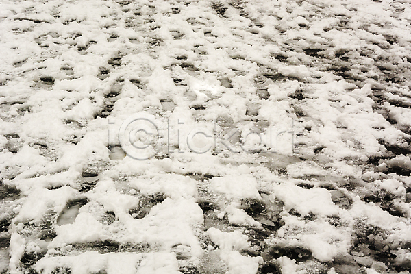 산책 추위 사람없음 JPG 포토 해외이미지 각인 겨울 계절 길 날씨 냉동 단계 도로 발자국 백그라운드 봄 서리 선로 야외 양발 얼음 온도 자국 자연 젖음 질감 추상 패턴 표면 풍경(경치) 하이킹 해외202004 흰색