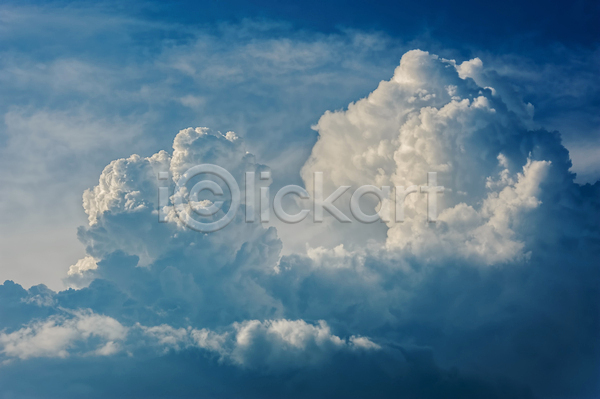 사람없음 JPG 포토 해외이미지 구름(자연) 날씨 백그라운드 야외 자연 주간 파란색 풍경(경치) 하늘 해외202004 햇빛